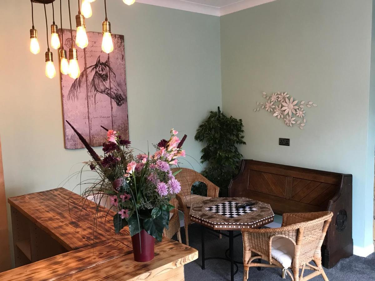 The Hawthornes Licensed Guest House Knottingly Esterno foto